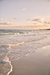 Ocean waves against the sand